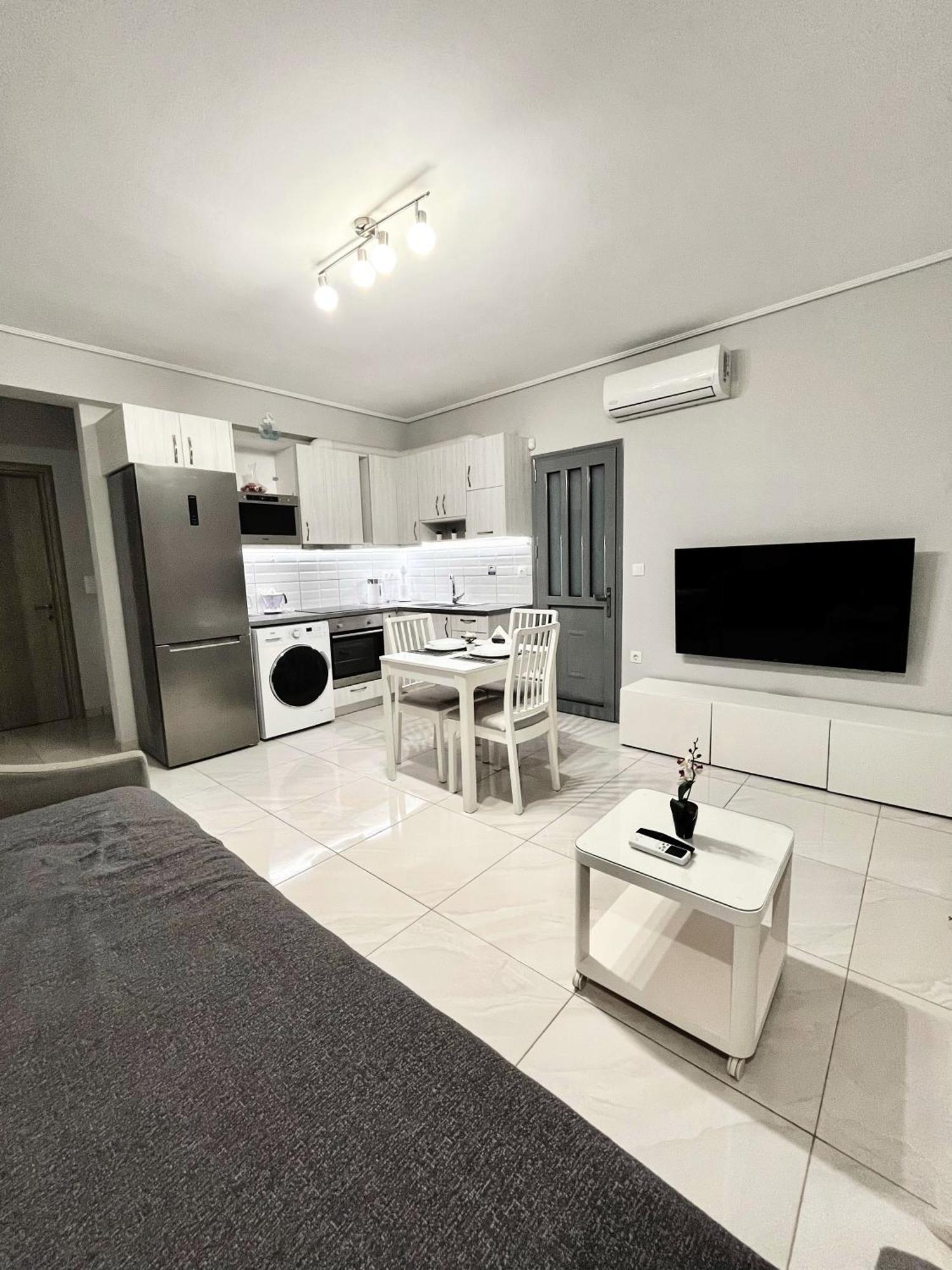 Blueline Apartment 3 Лутраки Екстериор снимка