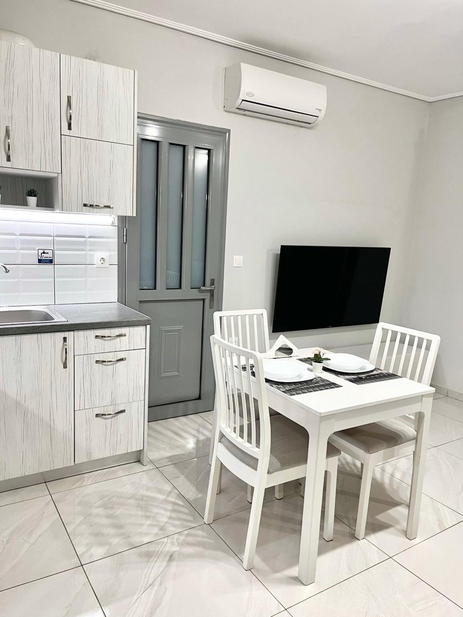 Blueline Apartment 3 Лутраки Екстериор снимка